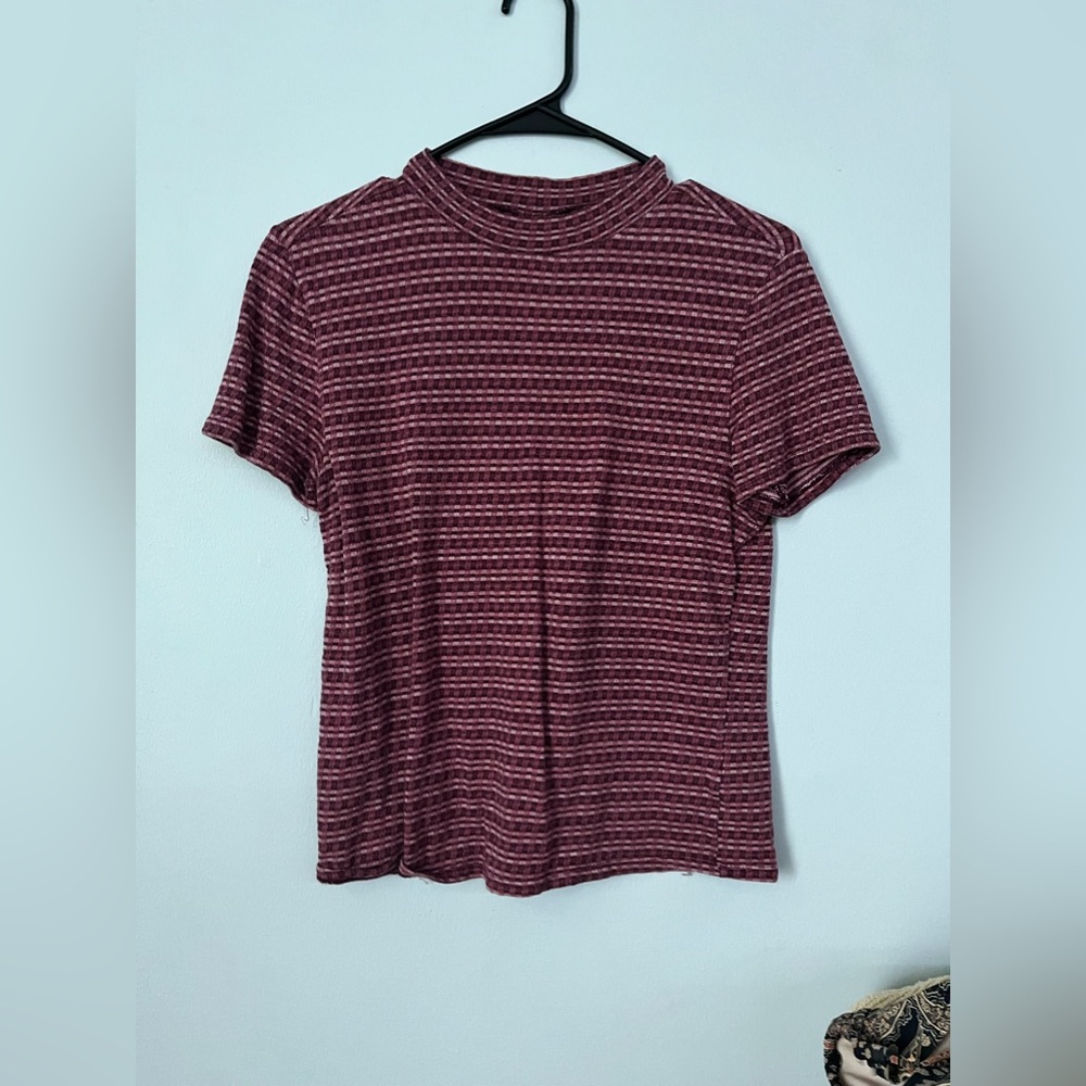 Pink design mockneck